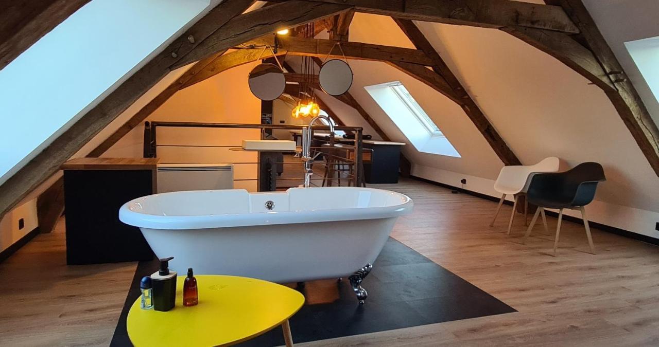 Loft Apartment *